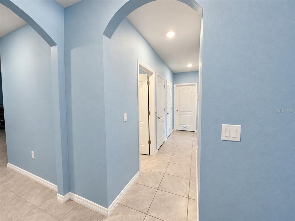En Venta: $350,000 (4 camas, 2 baños, 2101 Pies cuadrados)