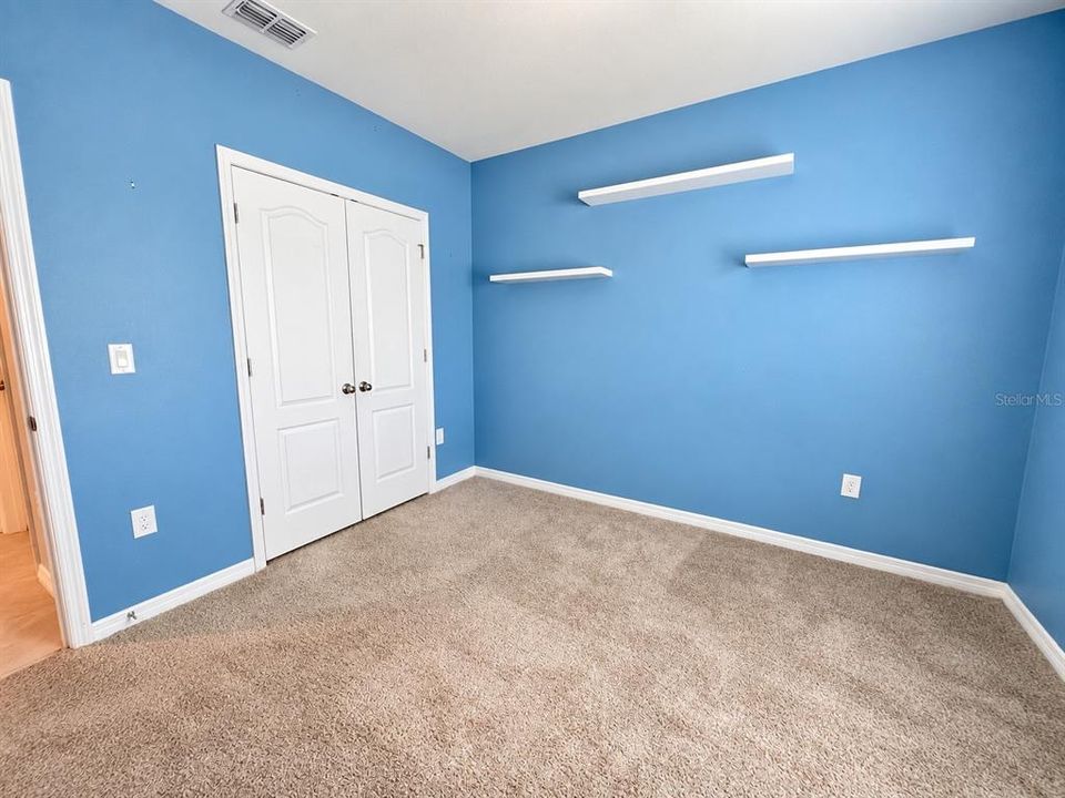 En Venta: $350,000 (4 camas, 2 baños, 2101 Pies cuadrados)