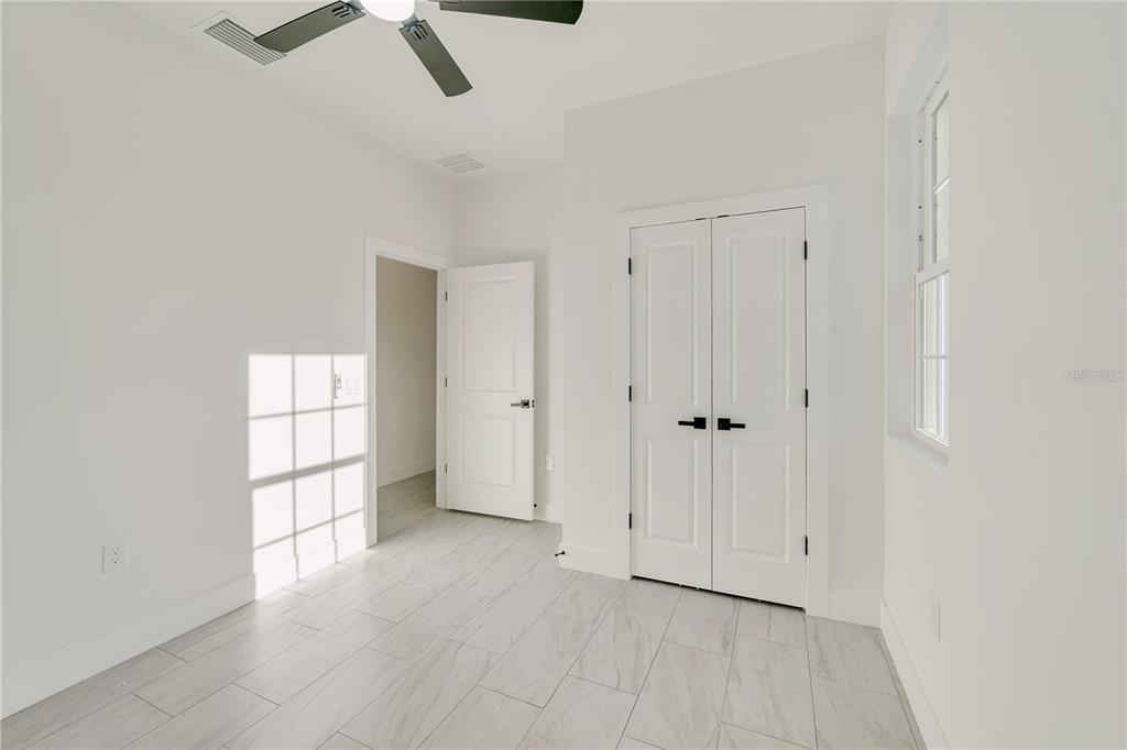 En Venta: $279,000 (4 camas, 3 baños, 1867 Pies cuadrados)