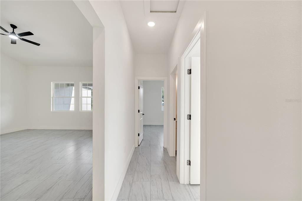 En Venta: $279,000 (4 camas, 3 baños, 1867 Pies cuadrados)