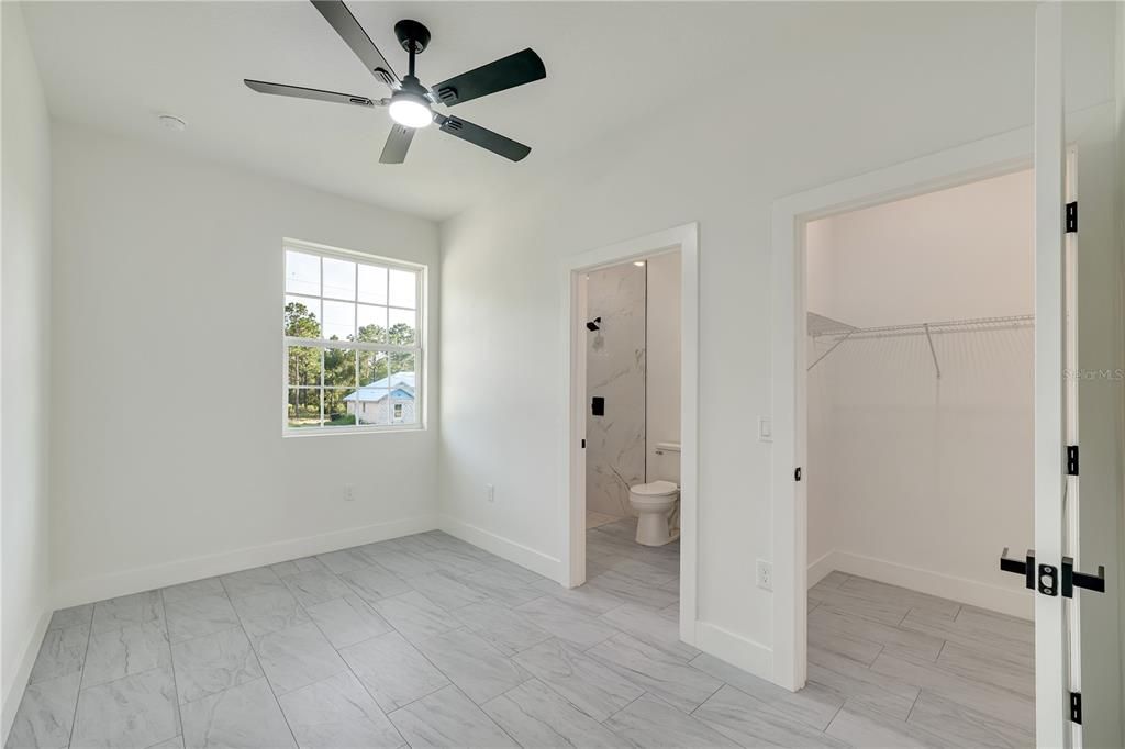 En Venta: $279,000 (4 camas, 3 baños, 1867 Pies cuadrados)