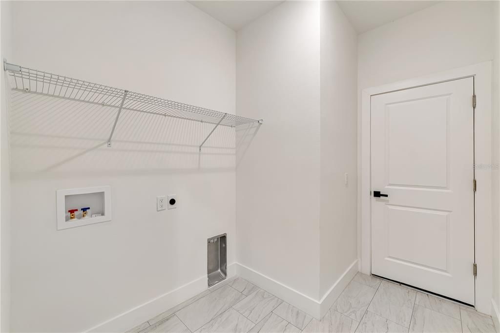 En Venta: $279,000 (4 camas, 3 baños, 1867 Pies cuadrados)