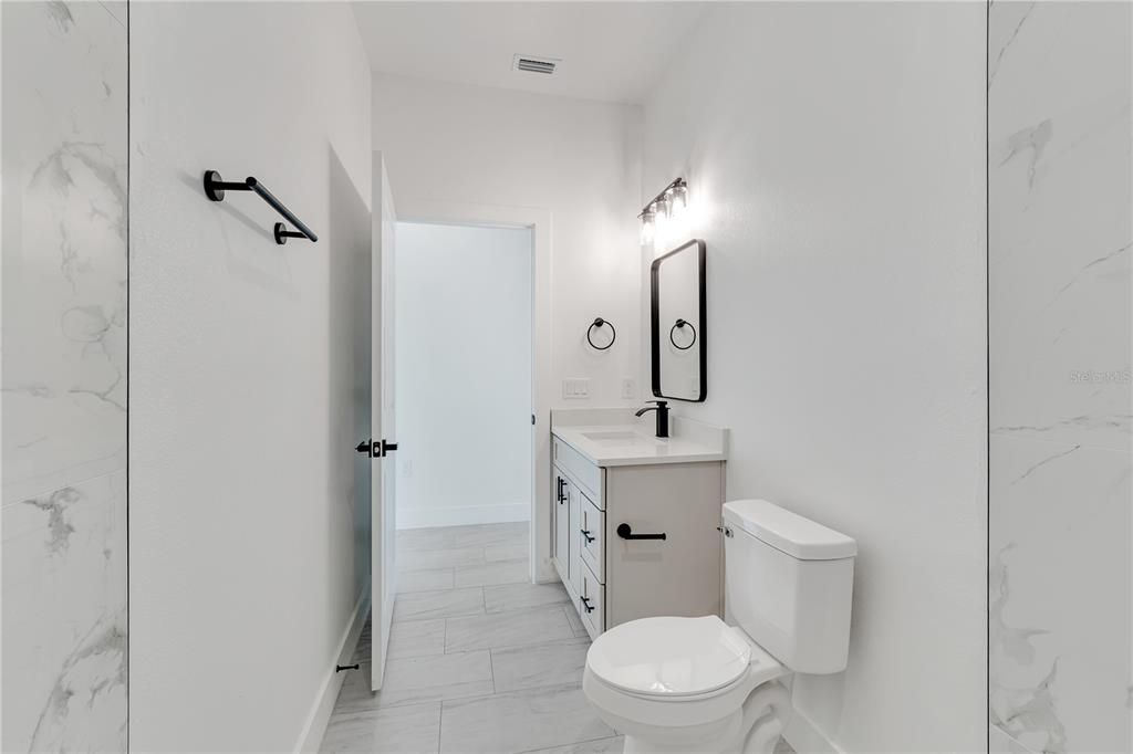En Venta: $279,000 (4 camas, 3 baños, 1867 Pies cuadrados)