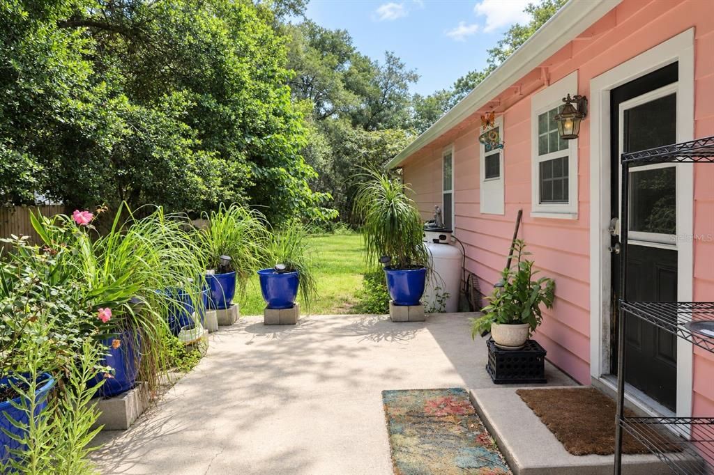 For Sale: $300,000 (4 beds, 2 baths, 1499 Square Feet)