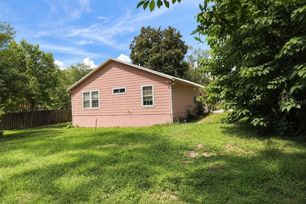For Sale: $300,000 (4 beds, 2 baths, 1499 Square Feet)