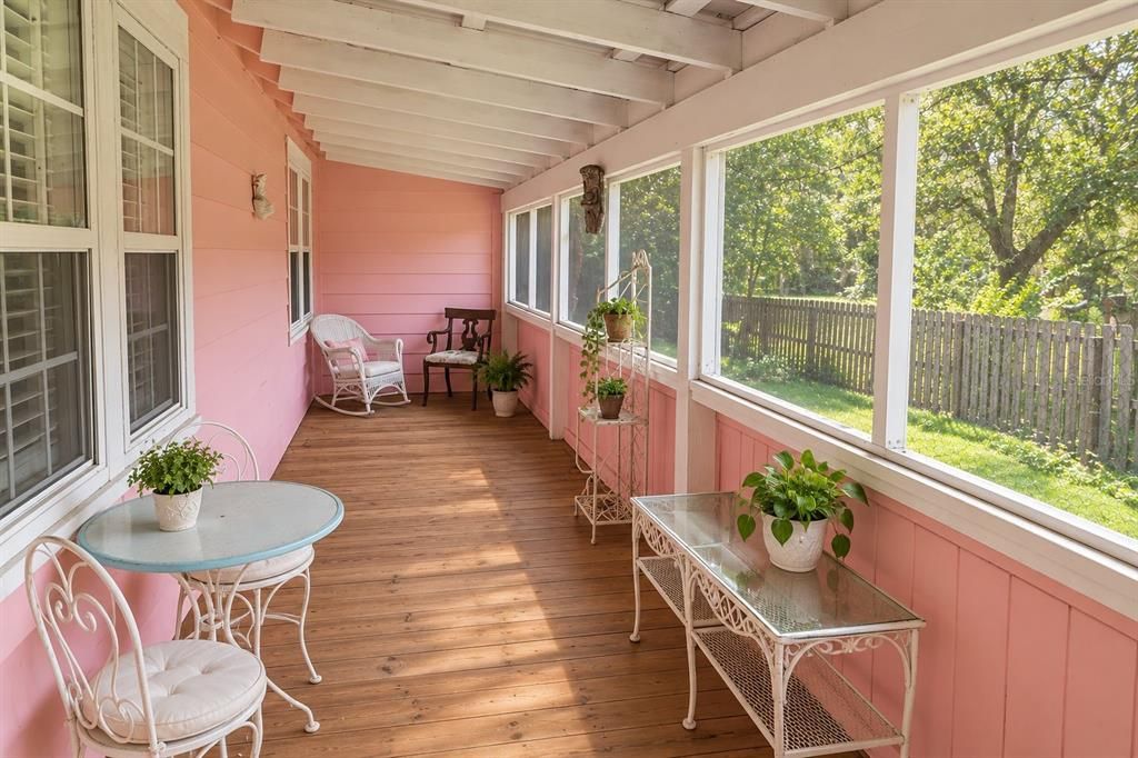 For Sale: $300,000 (4 beds, 2 baths, 1499 Square Feet)
