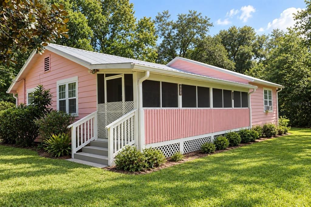 For Sale: $300,000 (4 beds, 2 baths, 1499 Square Feet)