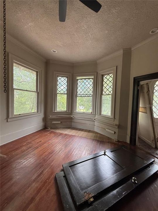 En Venta: $399,999 (4 camas, 3 baños, 4406 Pies cuadrados)