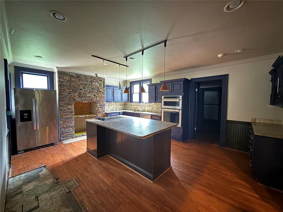 En Venta: $399,999 (4 camas, 3 baños, 4406 Pies cuadrados)