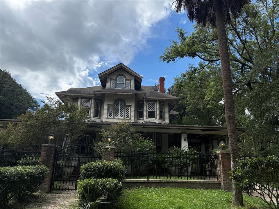 En Venta: $399,999 (4 camas, 3 baños, 4406 Pies cuadrados)