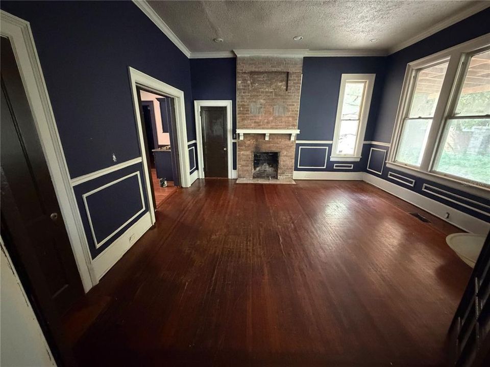 En Venta: $399,999 (4 camas, 3 baños, 4406 Pies cuadrados)