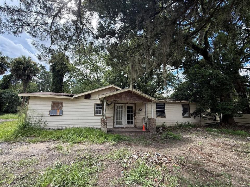 En Venta: $399,999 (4 camas, 3 baños, 4406 Pies cuadrados)