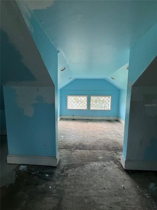 En Venta: $399,999 (4 camas, 3 baños, 4406 Pies cuadrados)