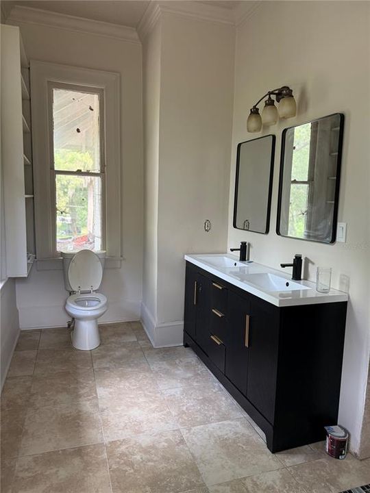 En Venta: $399,999 (4 camas, 3 baños, 4406 Pies cuadrados)