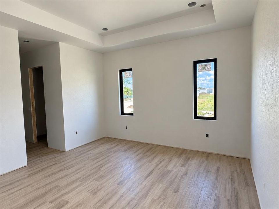 En Venta: $449,900 (4 camas, 3 baños, 1931 Pies cuadrados)