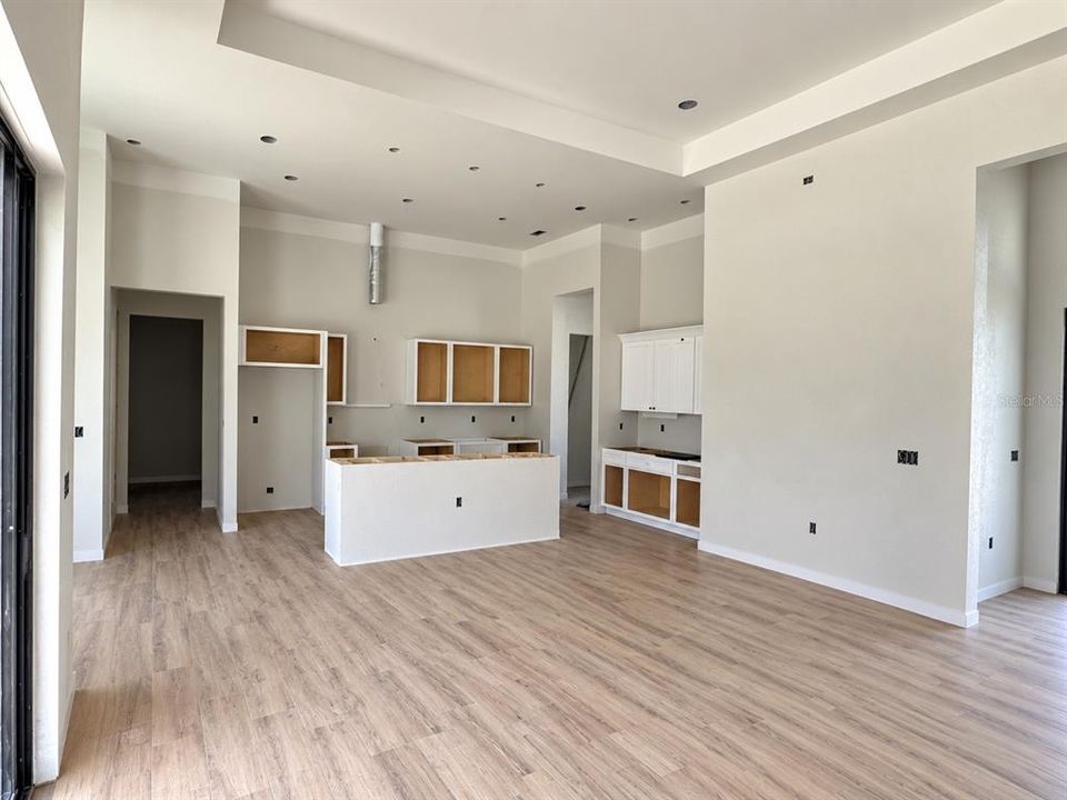En Venta: $449,900 (4 camas, 3 baños, 1931 Pies cuadrados)