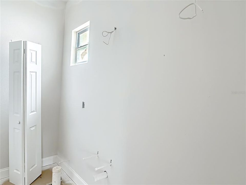 На продажу: $274,900 (4 спален, 2 ванн, 1585 Квадратных фут)