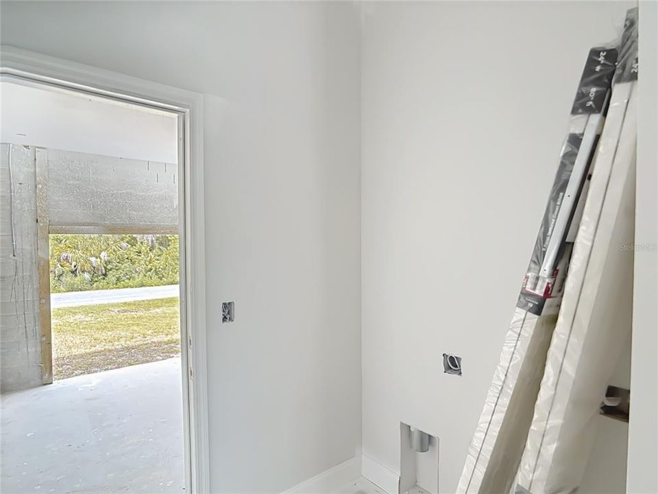 На продажу: $274,900 (4 спален, 2 ванн, 1585 Квадратных фут)