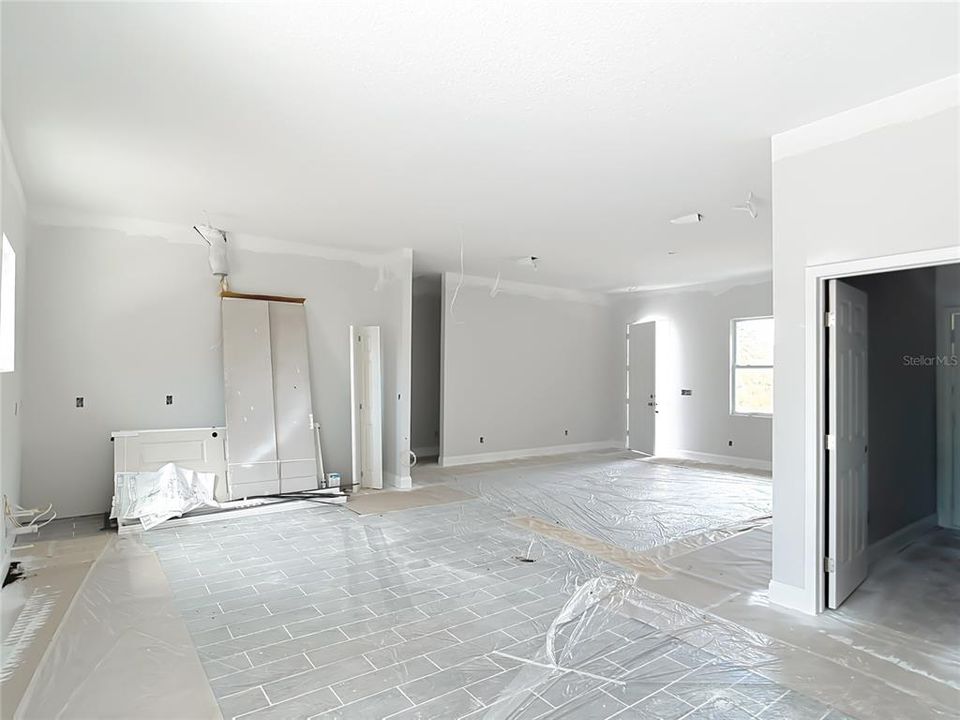 На продажу: $274,900 (4 спален, 2 ванн, 1585 Квадратных фут)