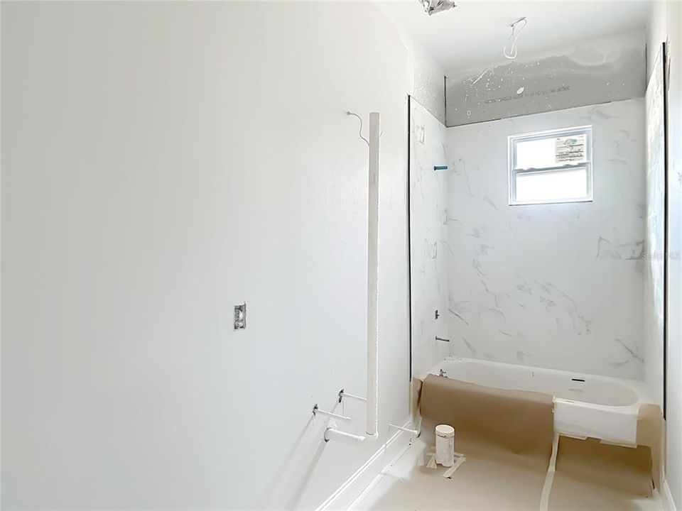 На продажу: $274,900 (4 спален, 2 ванн, 1585 Квадратных фут)