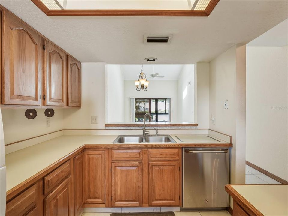 En Venta: $245,000 (2 camas, 2 baños, 1054 Pies cuadrados)