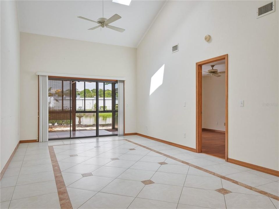 En Venta: $245,000 (2 camas, 2 baños, 1054 Pies cuadrados)