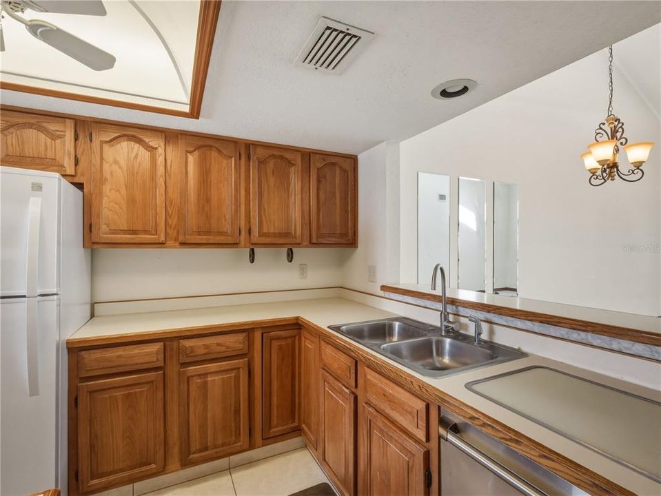 En Venta: $245,000 (2 camas, 2 baños, 1054 Pies cuadrados)