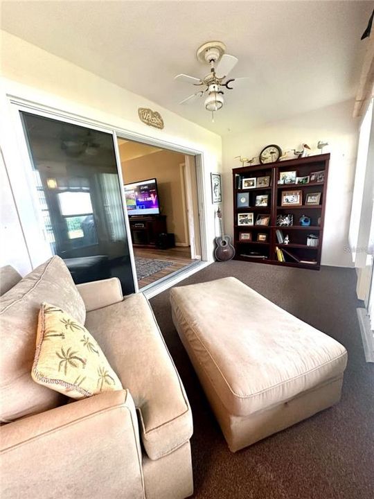 For Sale: $255,000 (2 beds, 2 baths, 1123 Square Feet)