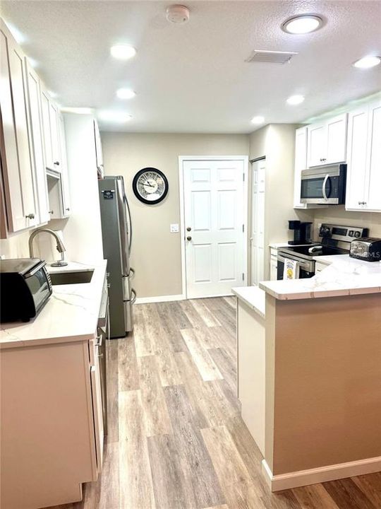 For Sale: $255,000 (2 beds, 2 baths, 1123 Square Feet)