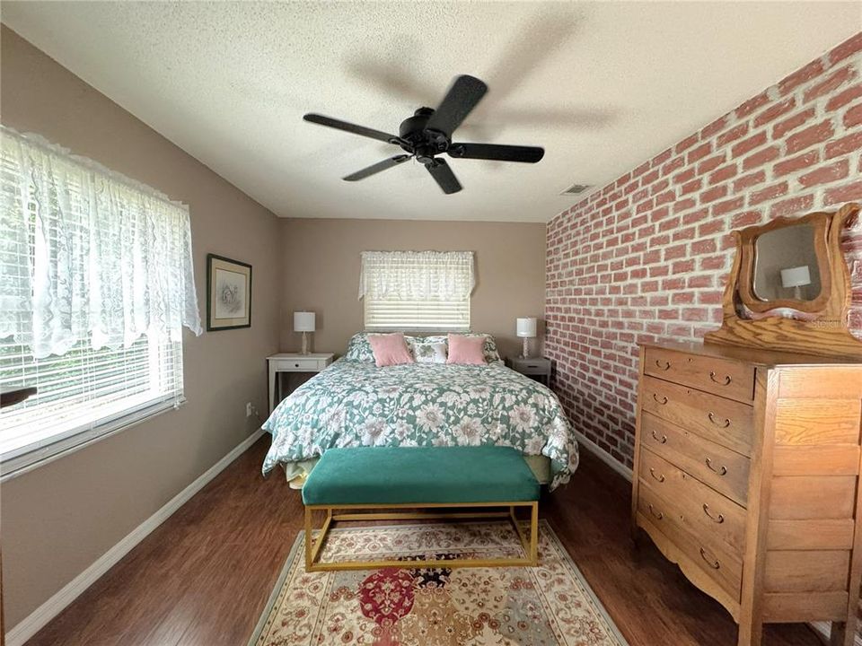 For Rent: $2,300 (3 beds, 2 baths, 1541 Square Feet)
