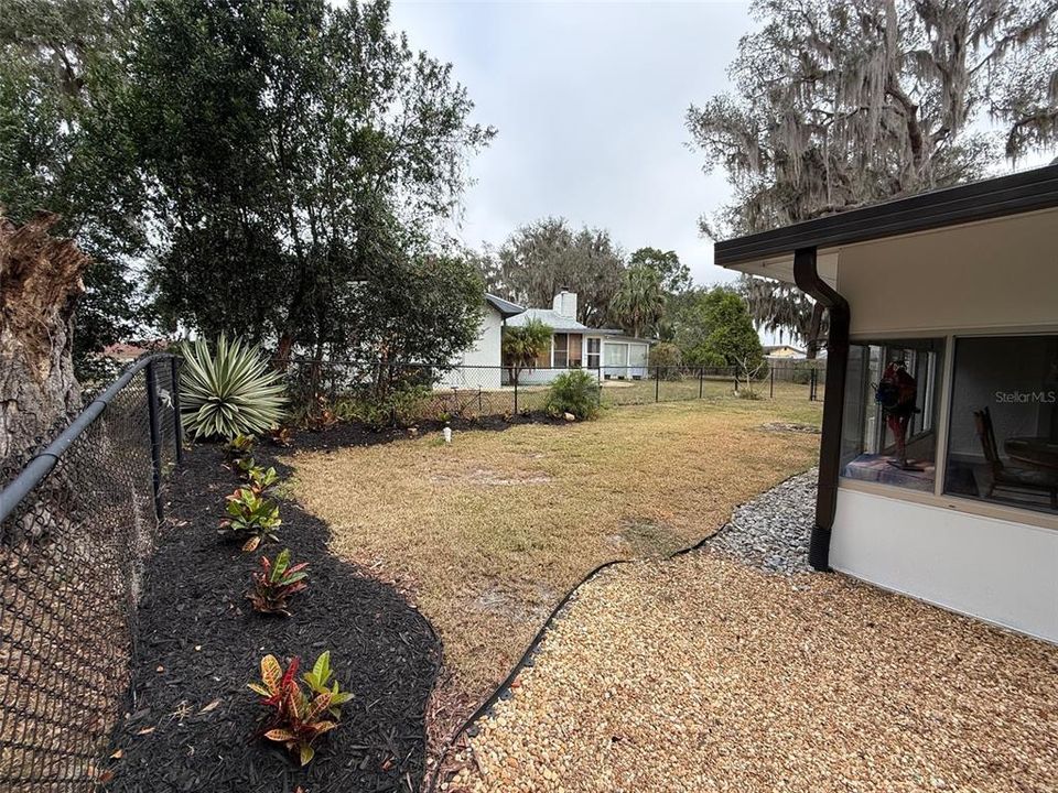 For Rent: $2,300 (3 beds, 2 baths, 1541 Square Feet)
