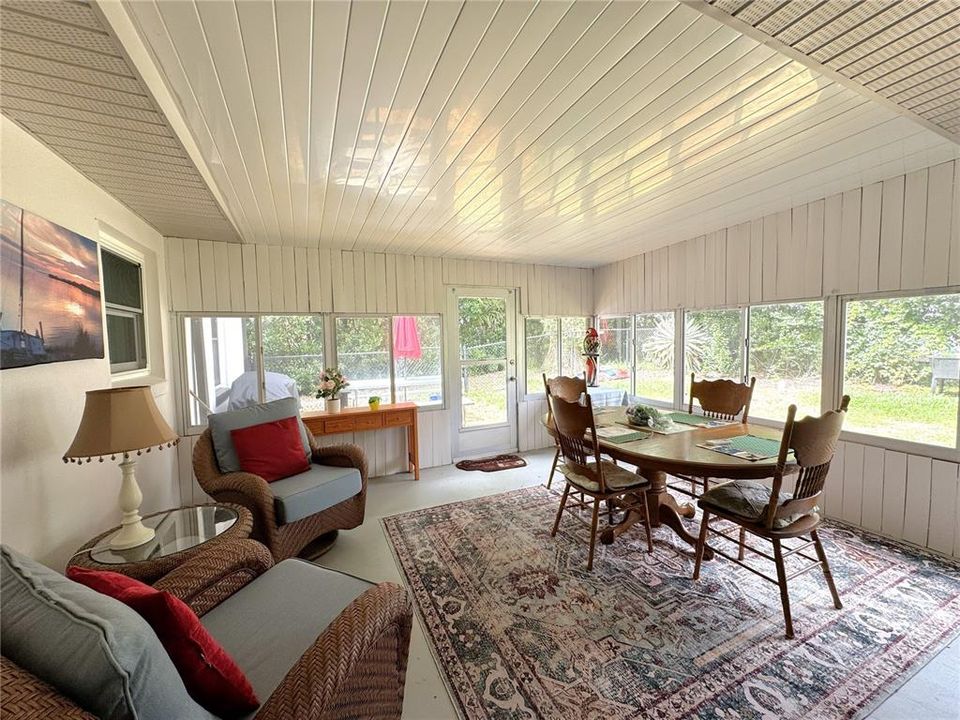 For Rent: $2,300 (3 beds, 2 baths, 1541 Square Feet)