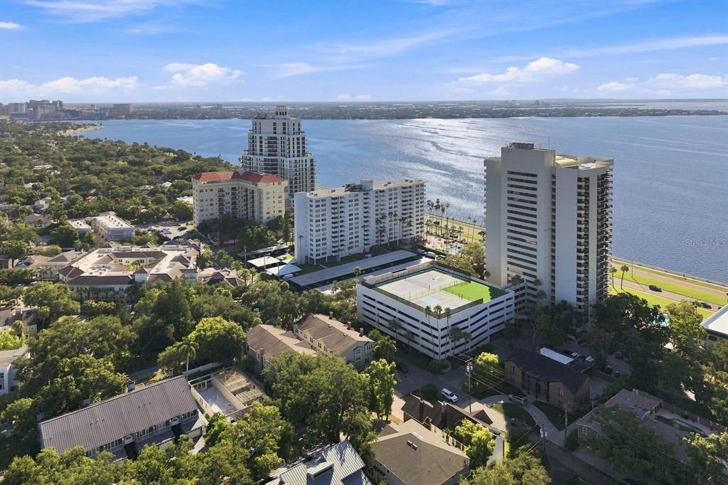 合同活跃: $525,000 (2 贝兹, 2 浴室, 1104 平方英尺)