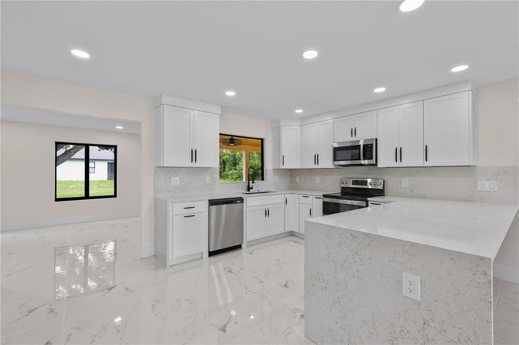En Venta: $384,999 (4 camas, 3 baños, 1764 Pies cuadrados)