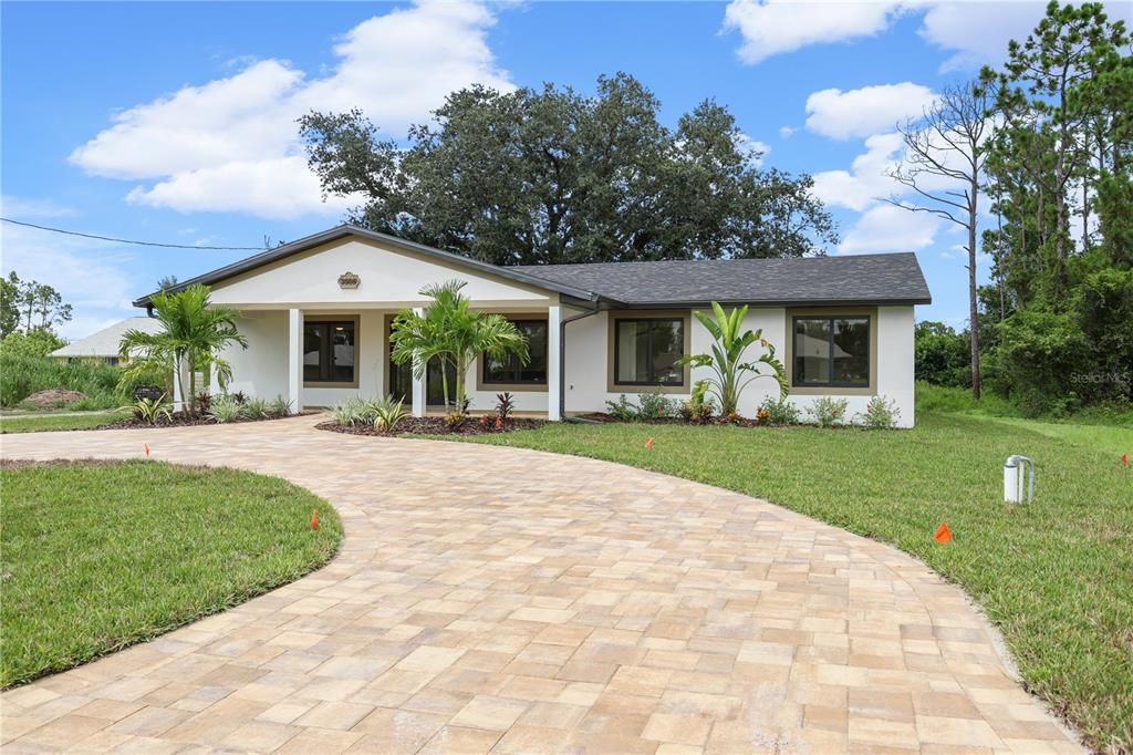 En Venta: $384,999 (4 camas, 3 baños, 1764 Pies cuadrados)