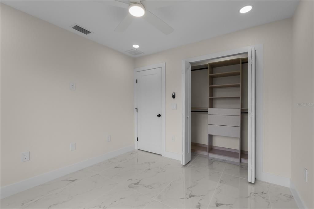 En Venta: $384,999 (4 camas, 3 baños, 1764 Pies cuadrados)