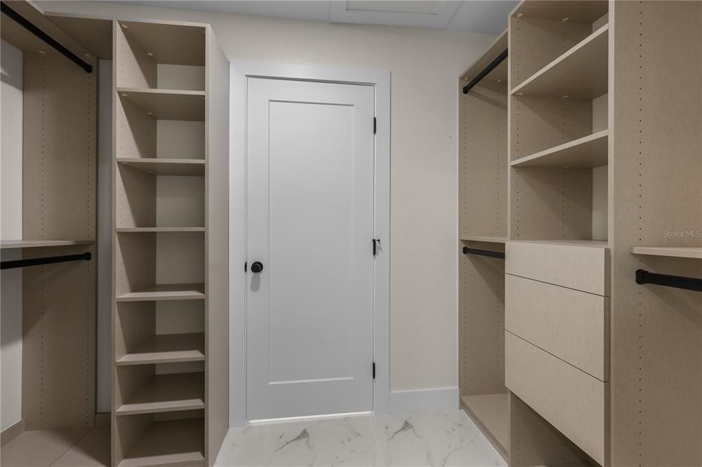 En Venta: $384,999 (4 camas, 3 baños, 1764 Pies cuadrados)