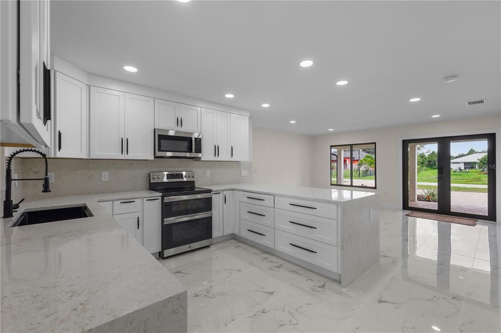 En Venta: $384,999 (4 camas, 3 baños, 1764 Pies cuadrados)