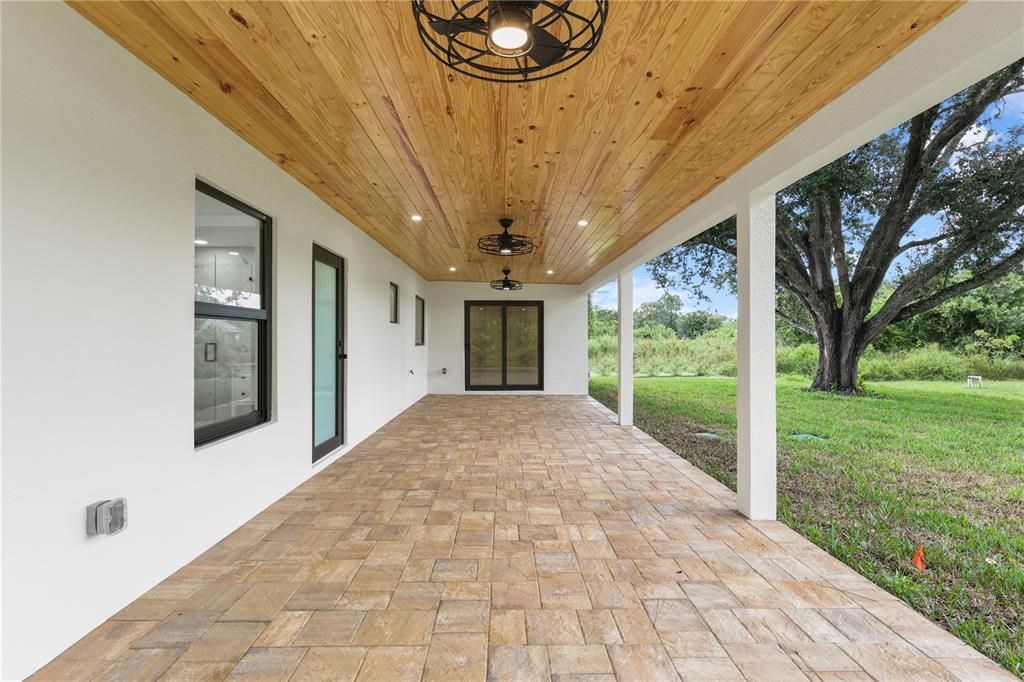 En Venta: $384,999 (4 camas, 3 baños, 1764 Pies cuadrados)
