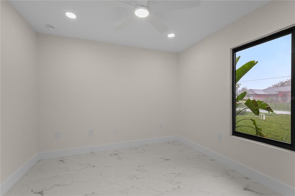 En Venta: $384,999 (4 camas, 3 baños, 1764 Pies cuadrados)