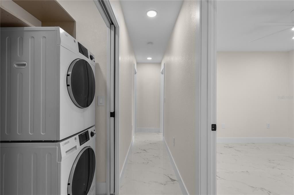En Venta: $384,999 (4 camas, 3 baños, 1764 Pies cuadrados)