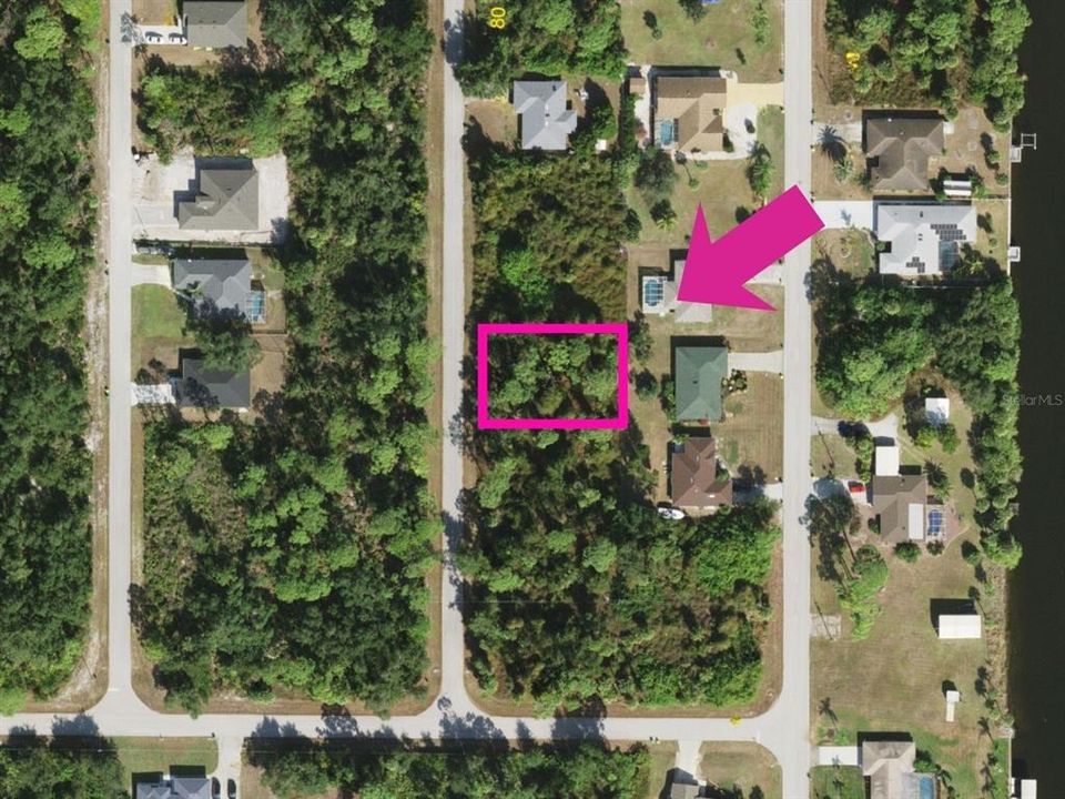 На продажу: $15,900 (0.23 acres)