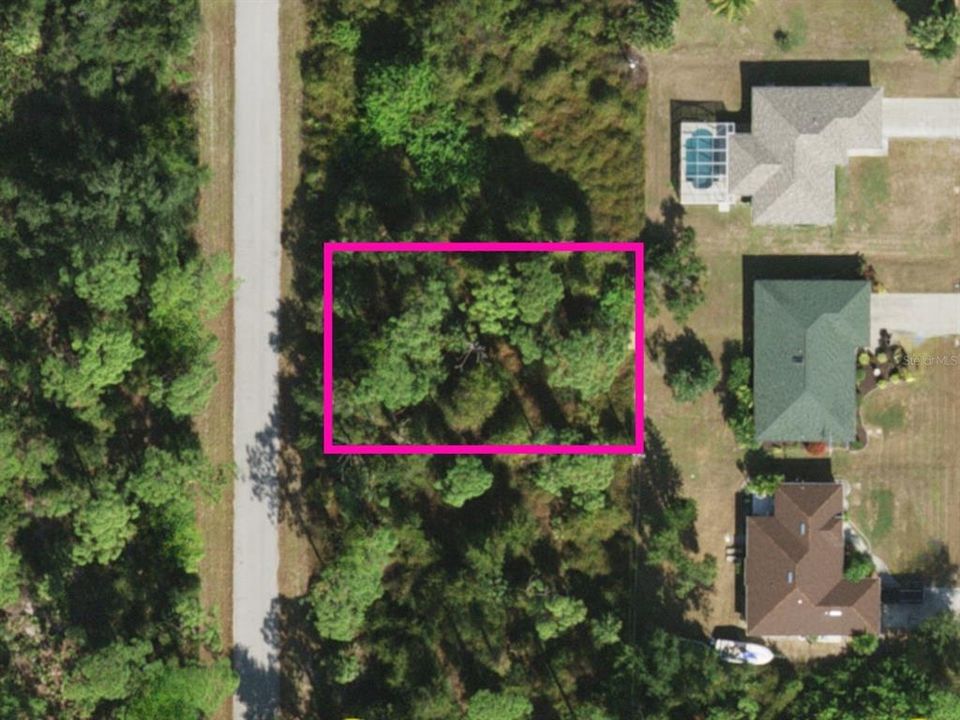 На продажу: $15,900 (0.23 acres)