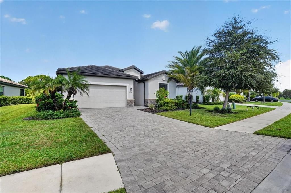 For Rent: $3,200 (4 beds, 3 baths, 2032 Square Feet)