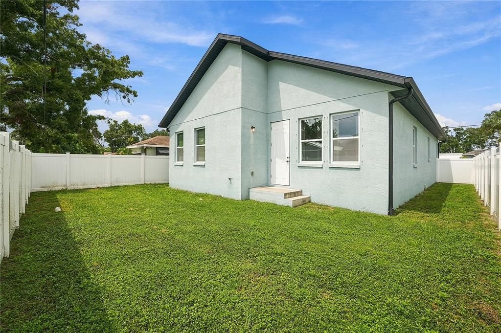 For Rent: $2,850 (3 beds, 2 baths, 1432 Square Feet)