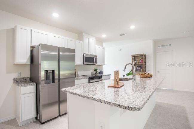 For Sale: $354,900 (4 beds, 2 baths, 2052 Square Feet)