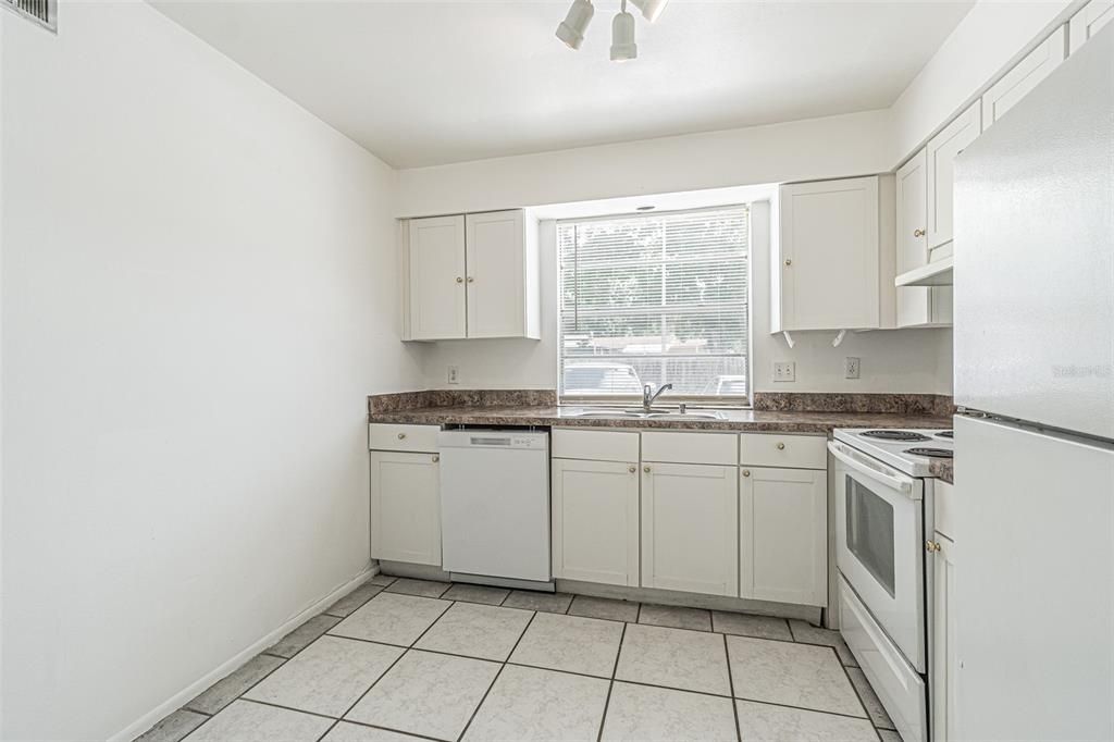 For Rent: $1,575 (2 beds, 2 baths, 1138 Square Feet)