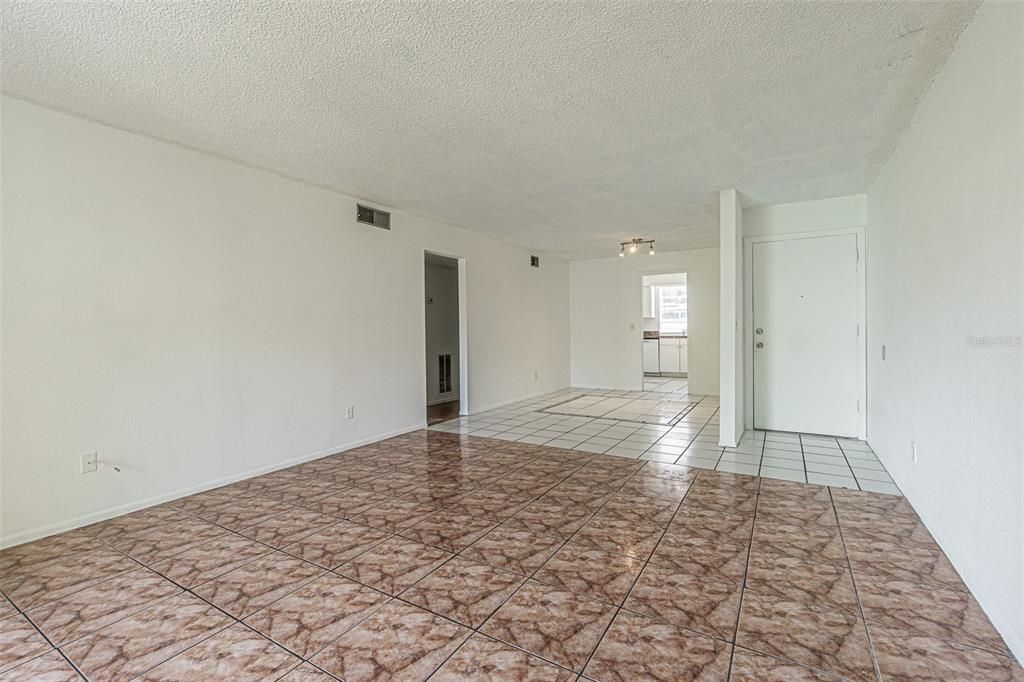 For Rent: $1,575 (2 beds, 2 baths, 1138 Square Feet)