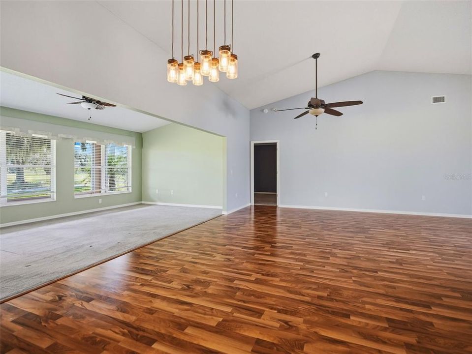 En Venta: $349,900 (2 camas, 2 baños, 1903 Pies cuadrados)