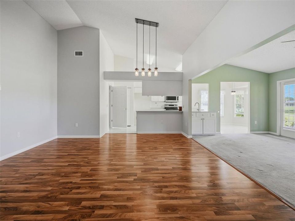 En Venta: $349,900 (2 camas, 2 baños, 1903 Pies cuadrados)